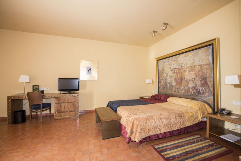 Parador De Trujillo Exterior photo